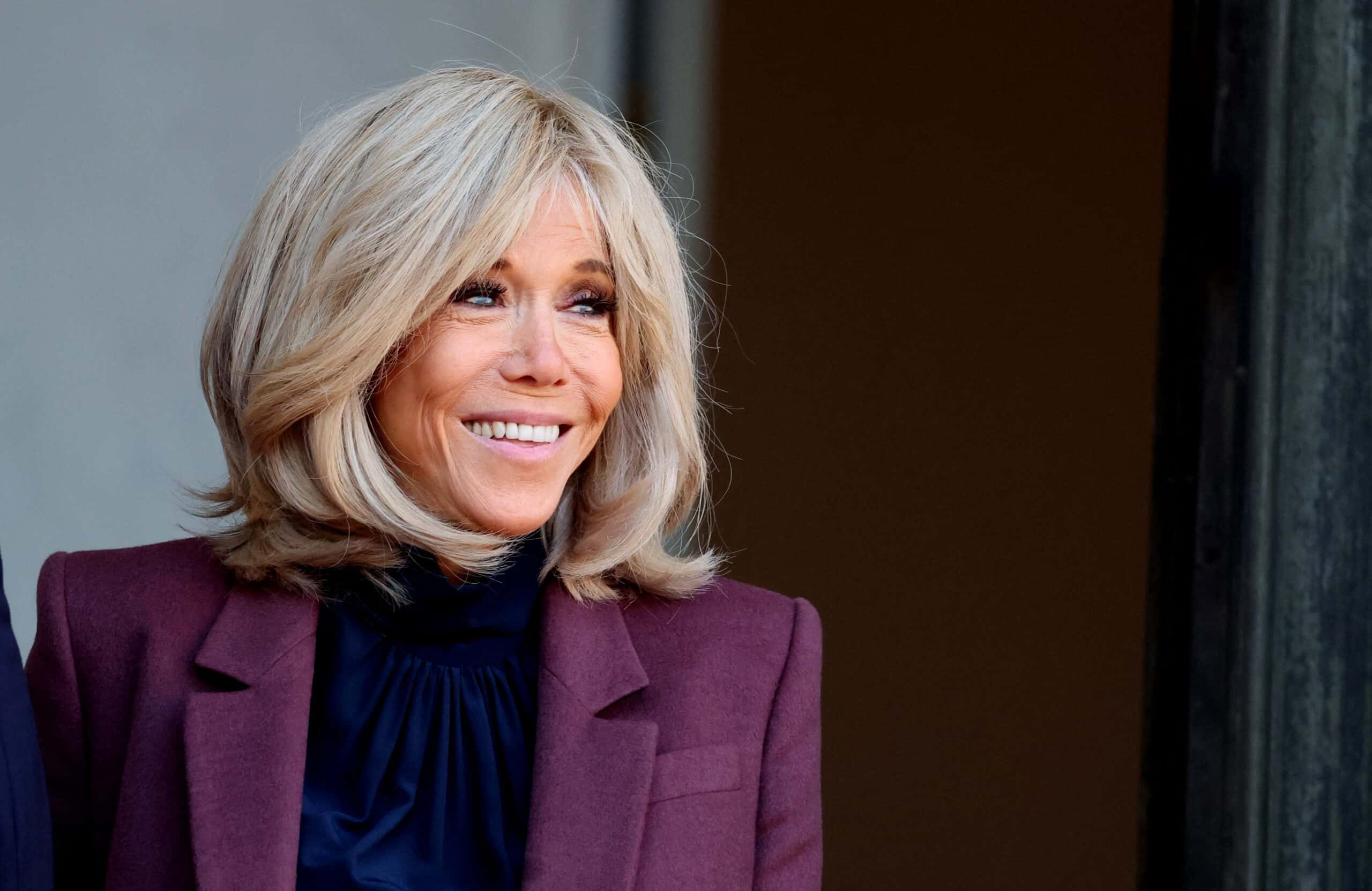 L’Élysée et les négociations de paix : Une crise inattendue autour du sexe de Brigitte Macron