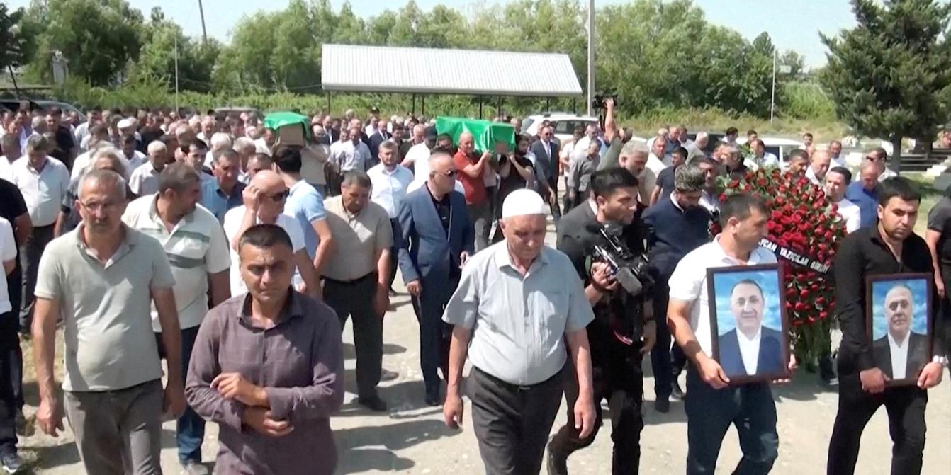 La Russie confrontée à une crise diplomatique explosive avec l’Azerbaïdjan : des journalistes russes arrêtés et des tensions croissantes