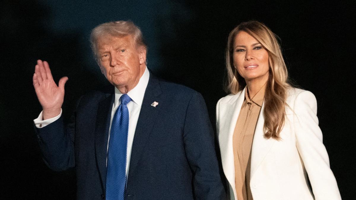 Les experts en lecture labiale déchiffrent un échange tendu entre Donald Trump et sa femme Melania